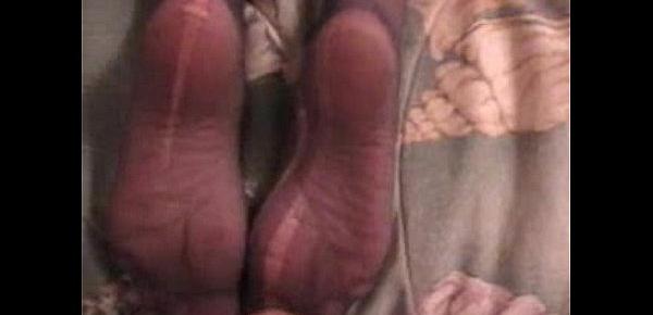  masturbating and cumming on nylon soles
